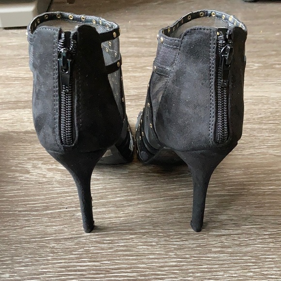 Black heels - Picture 5 of 6